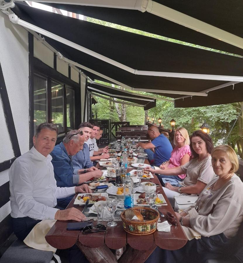 Teuta Palace Dom Faletici Hotel Sarajevo Bagian luar foto