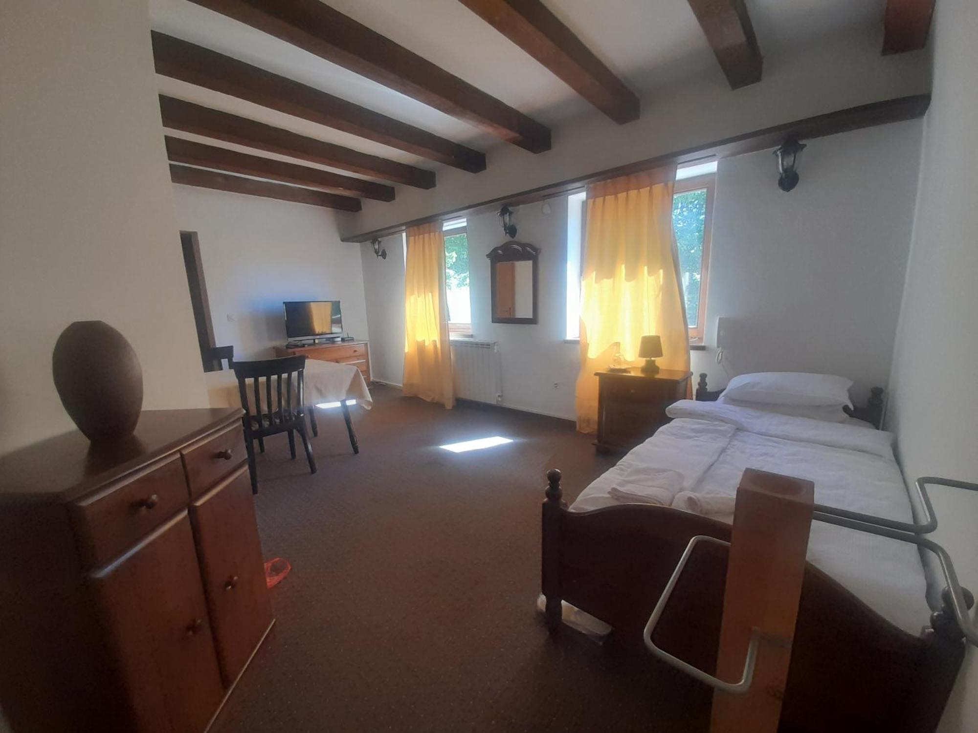 Teuta Palace Dom Faletici Hotel Sarajevo Bagian luar foto